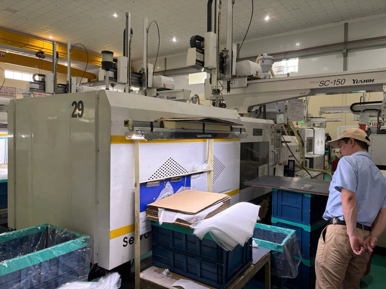 Injection molding machine (7).jpg